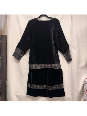 Vintage Women's Exotic by Koesoemah Black Velvet Skirt 2 piece Set S/M